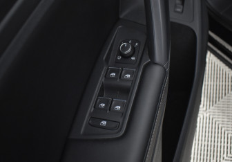 Подержанный автомобиль Volkswagen Tiguan 2019 года (19 фото)