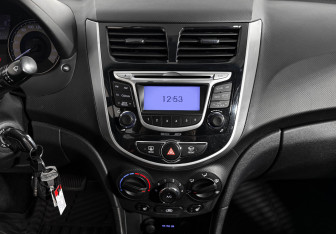 Подержанный автомобиль Hyundai Solaris Sedan 2013 года (17 фото)
