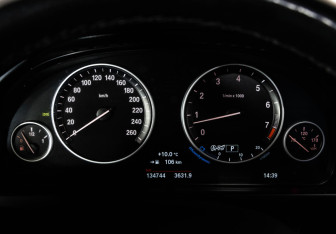 Подержанный автомобиль BMW X5 2016 года (29 фото)