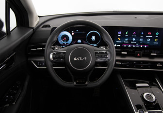 Подержанный автомобиль Kia Sportage 2023 года (10 фото)