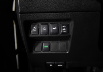 Подержанный автомобиль Nissan X-Trail 2015 года (12 фото)