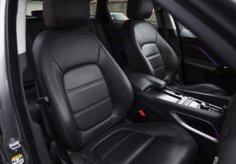 Подержанный автомобиль Jaguar F-Pace 2020 года (24 фото)