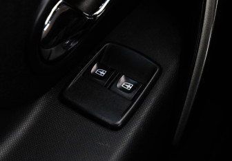 Подержанный автомобиль Renault Sandero 2015 года (11 фото)