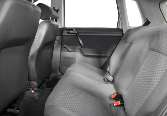 Подержанный автомобиль Volkswagen Polo Hatchback 2002 года (14 фото)