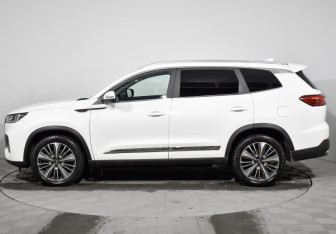 Подержанный автомобиль Chery Tiggo 8 Pro Max 2023 года (8 фото)