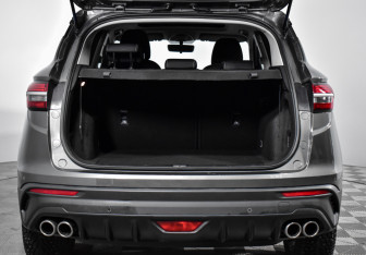 Подержанный автомобиль Geely Coolray 2022 года (24 фото)