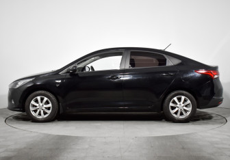 Подержанный автомобиль Hyundai Solaris Sedan 2021 года (8 фото)