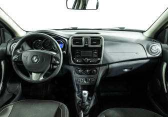 Подержанный автомобиль Renault Logan Sedan 2015 года (13 фото)