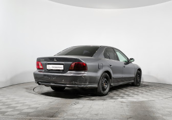 Подержанный автомобиль Mitsubishi Galant Sedan 2002 года (4 фото)