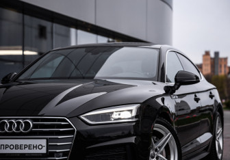 Подержанный автомобиль Audi A5 Liftback 2019 года (2 фото)