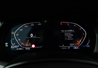 Подержанный автомобиль BMW X5 2020 года (12 фото)