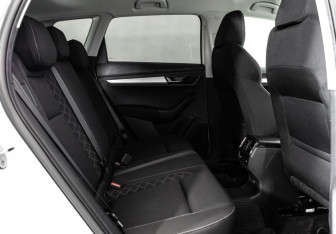 Подержанный автомобиль Skoda Karoq 2021 года (19 фото)