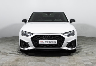 Подержанный автомобиль Audi A4 Sedan 2022 года (2 фото)