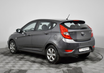 Подержанный автомобиль Hyundai Solaris Hatchback 2012 года (7 фото)