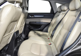 Подержанный автомобиль Mazda CX-5 2019 года (12 фото)