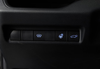 Подержанный автомобиль Toyota Land Cruiser Suv 2011 года (23 фото)