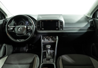 Подержанный автомобиль Skoda Karoq 2021 года (13 фото)