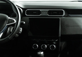 Подержанный автомобиль Renault Duster 2021 года (14 фото)