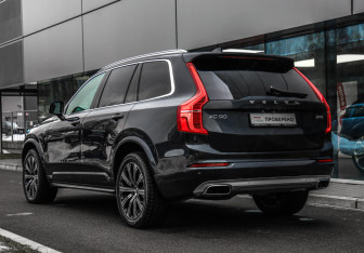 Подержанный автомобиль Volvo XC90 2019 года (7 фото)
