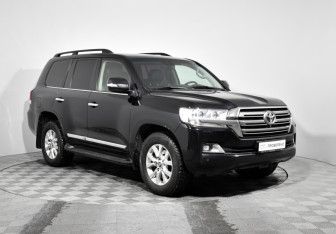 Подержанный автомобиль Toyota Land Cruiser Suv 2015 года (3 фото)