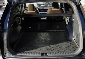 Подержанный автомобиль Geely Monjaro 2022 года (34 фото)