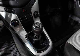 Подержанный автомобиль Chevrolet Cruze Sedan 2013 года (11 фото)