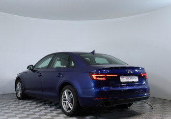 Подержанный автомобиль Audi A4 Sedan 2018 года (8 фото)