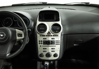 Подержанный автомобиль Opel Corsa 2007 года (13 фото)
