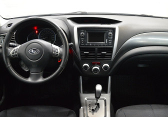Подержанный автомобиль Subaru Forester Suv 2010 года (13 фото)