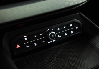 Подержанный автомобиль Haval F7 2023 года (19 фото)