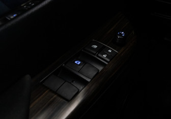 Подержанный автомобиль Toyota Hilux 2022 года (20 фото)