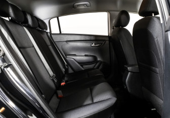 Подержанный автомобиль Kia Rio Hatchback 2021 года (19 фото)