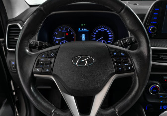 Подержанный автомобиль Hyundai Tucson 2019 года (16 фото)