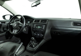 Подержанный автомобиль Volkswagen Jetta Sedan 2014 года (9 фото)
