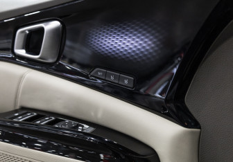 Подержанный автомобиль Kia Carnival 2020 года (24 фото)