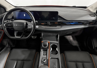 Подержанный автомобиль Omoda S5 GT 2023 года (15 фото)