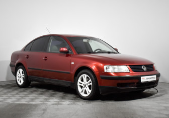 Подержанный автомобиль Volkswagen Passat Sedan 2000 года (3 фото)