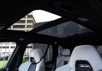 Подержанный автомобиль BMW X5 M 2021 года (12 фото)