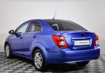Подержанный автомобиль Chevrolet Aveo Sedan 2012 года (6 фото)