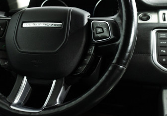 Подержанный автомобиль Land Rover Range Rover Evoque 2015 года (21 фото)