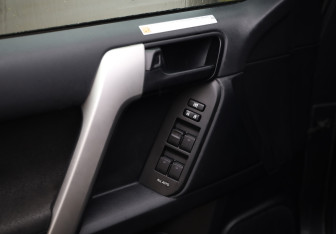 Подержанный автомобиль Toyota Land Cruiser Prado 2019 года (23 фото)