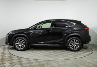 Подержанный автомобиль Lexus NX 2017 года (8 фото)
