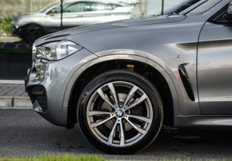 Подержанный автомобиль BMW X6 2017 года (10 фото)