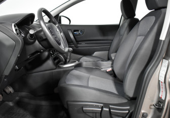 Подержанный автомобиль Nissan Qashqai 2013 года (11 фото)