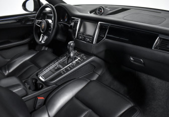 Подержанный автомобиль Porsche Macan 2015 года (14 фото)