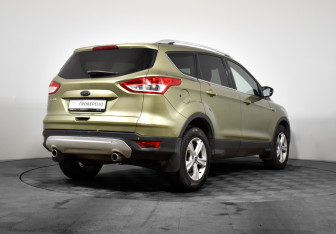 Подержанный автомобиль Ford Kuga 2013 года (5 фото)