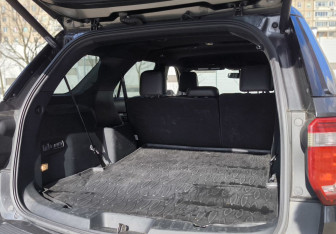 Подержанный автомобиль Ford Explorer 2018 года (10 фото)