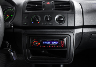 Подержанный автомобиль Skoda Fabia Hatchback 2012 года (16 фото)