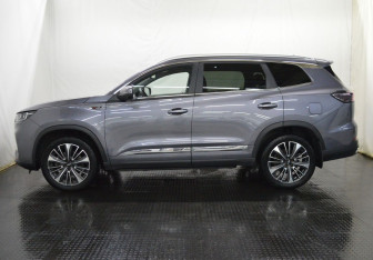 Подержанный автомобиль Chery Tiggo 8 Pro Max 2023 года (8 фото)