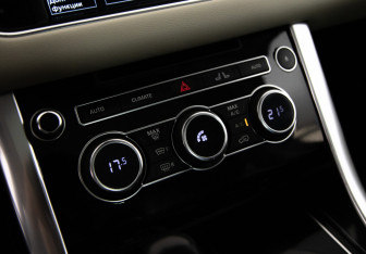Подержанный автомобиль Land Rover Range Rover Sport 2014 года (16 фото)